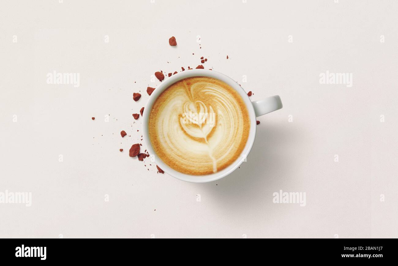 Coffee Latte Cup Draufsicht isoliert auf weißem Hintergrund Stockfoto