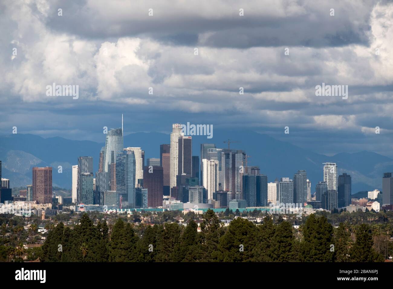 Wolken über der Innenstadt von Los Angeles, Kalifornien Stockfoto