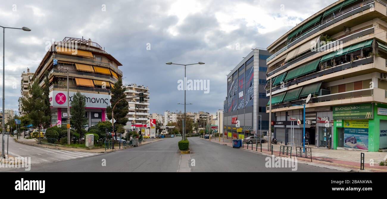 Panoramablick auf Leoforos - Avenue Galatsiou am Samstag ohne Auto und ohne Menschen während der Coronavirus-Sperre. Stockfoto