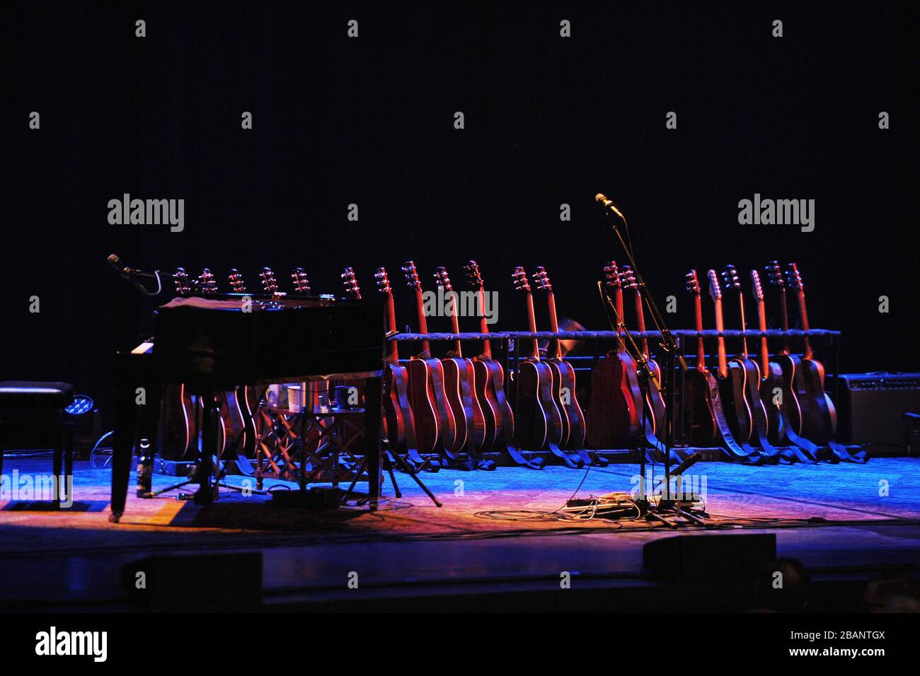 Savannah, Vereinigte Staaten Von Amerika. Jan 2016. SAVANNAH GA - 14. JANUAR: Jackson Brown tritt am Johnny Mercer Theatre am 14. Januar 2016 in Savannah, Georgia People: Jackson Brown Credit: Storms Media Group/Alamy Live News auf Stockfoto