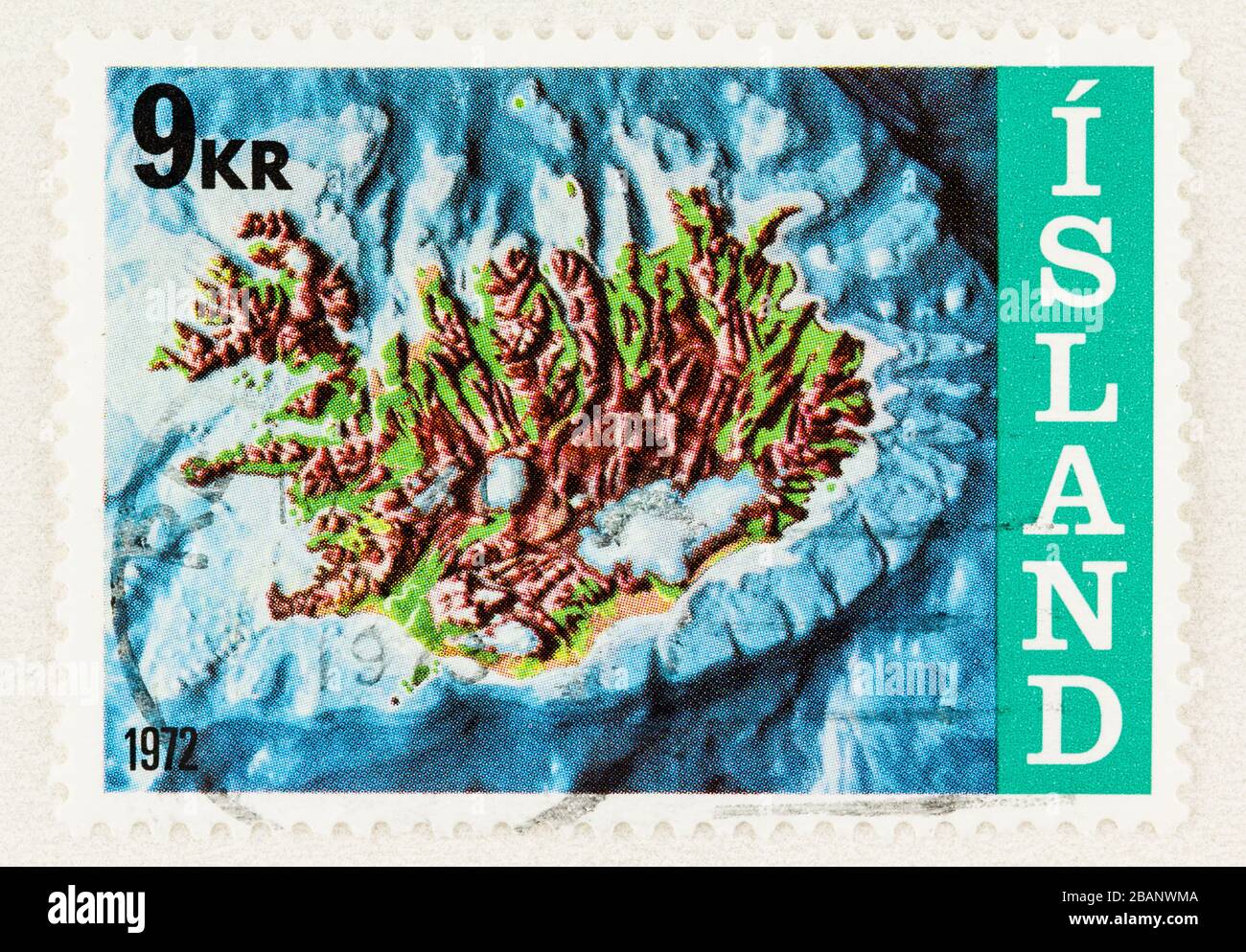 SEATTLE WASHINGTON - 28. März 2020: Nahaufnahme des gebrauchten Islandstempels mit Island und dem Continental Shelf von oben. Scott # 446. Stockfoto