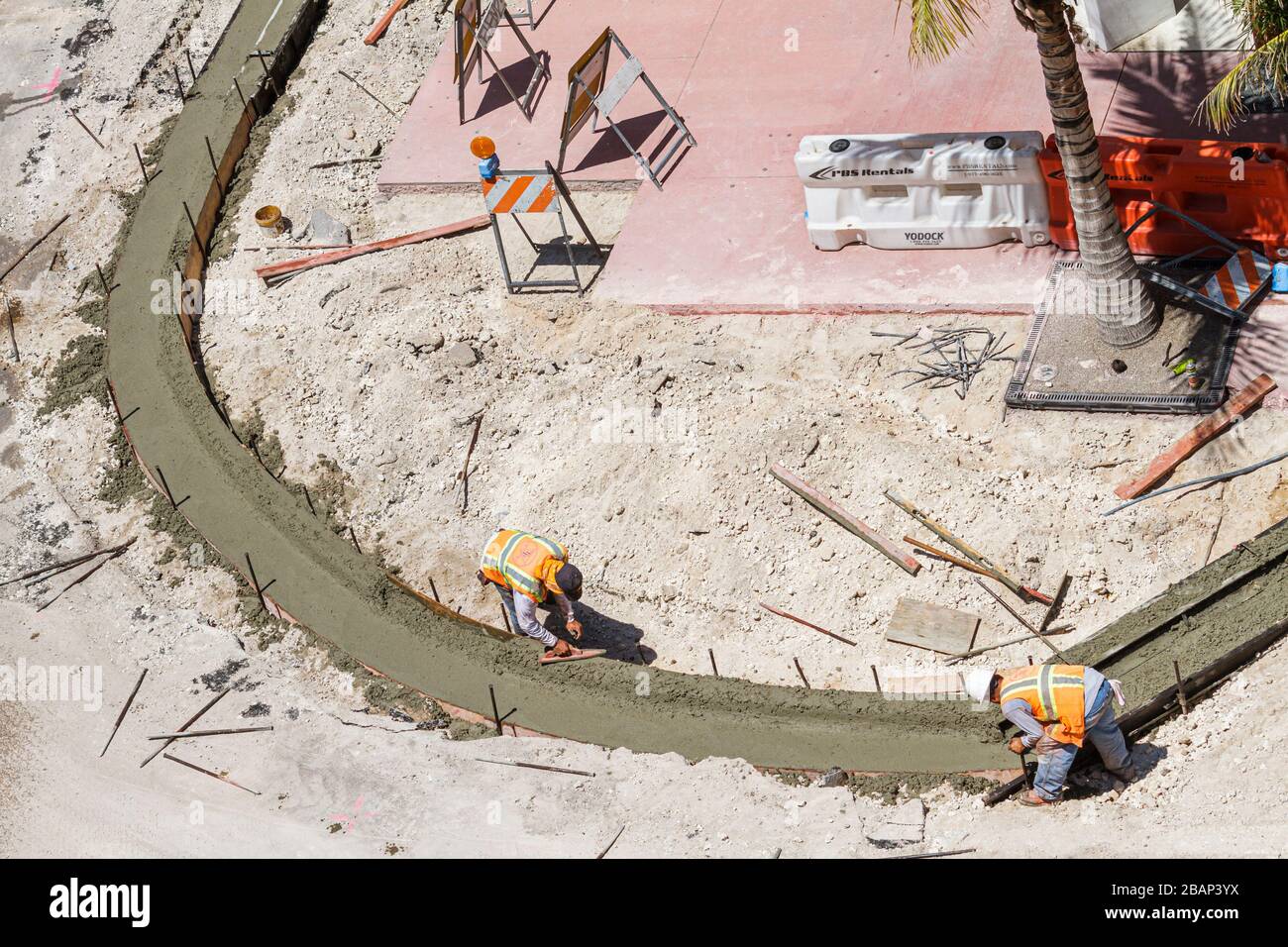 Miami Beach Florida, Ocean Drive, unter Neubau Baumeister, Renovierung, Reparatur, Stadtstraße, Ersatz, Mann Männer Erwachsene Erwachsene, worke Stockfoto
