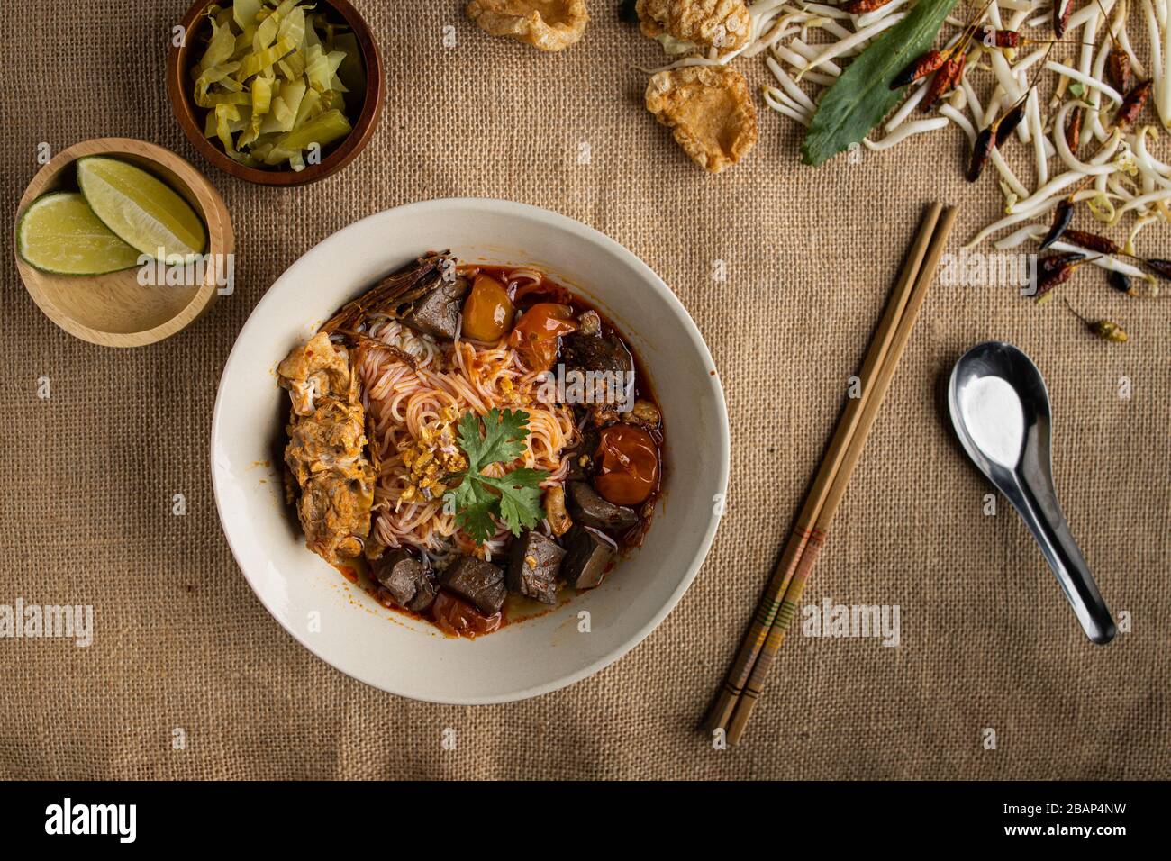 Das ist das Bild des thailändischen Reises Noodle Nam Ngeaw Stockfoto