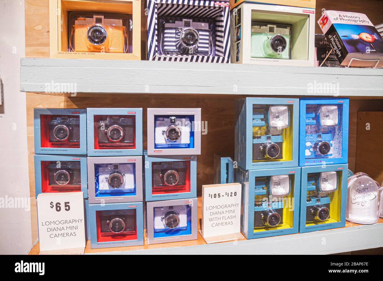 Miami Beach, Florida, Collins Avenue, Shopping Shopper Shopper shoppen Geschäfte Markt Märkte Markt kaufen verkaufen, Einzelhandel Geschäfte Geschäft Geschäft Geschäftsleute Stockfoto