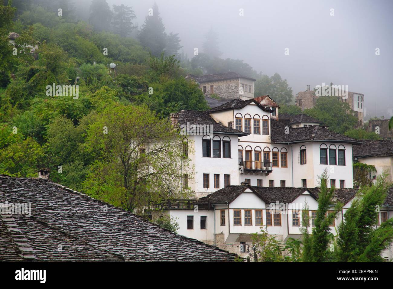 Blick von der Altstadt von Gjirokaster, Albanien Land Stockfoto