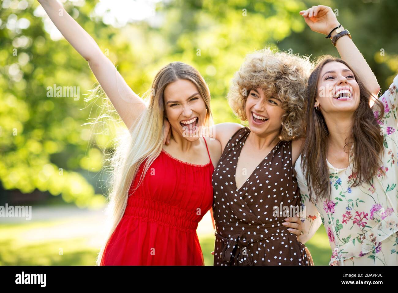 Drei Schöne Junge Frauen Freunde Stockfoto
