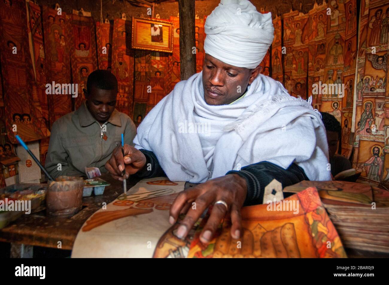 Souvenirladen in Lalibela mit traditionellen religiösen Motiven aus der Zeit der größten Herrlichkeit des Aksum-Imperiums, Lalibela, Amhara-Region, Äthiopien Stockfoto