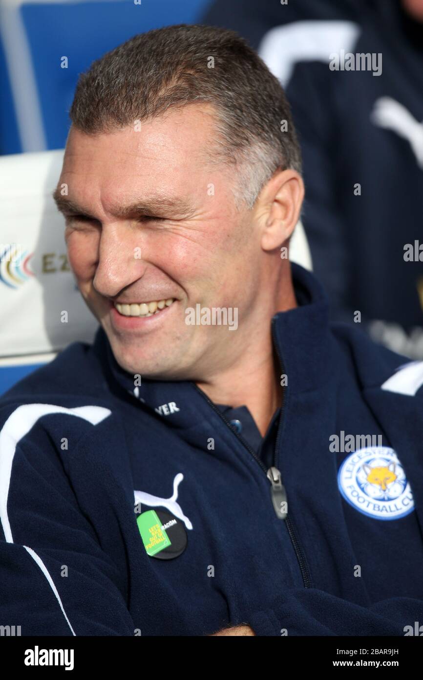 Nigel Pearson, Leicester City Manager auf der Touchline Stockfoto