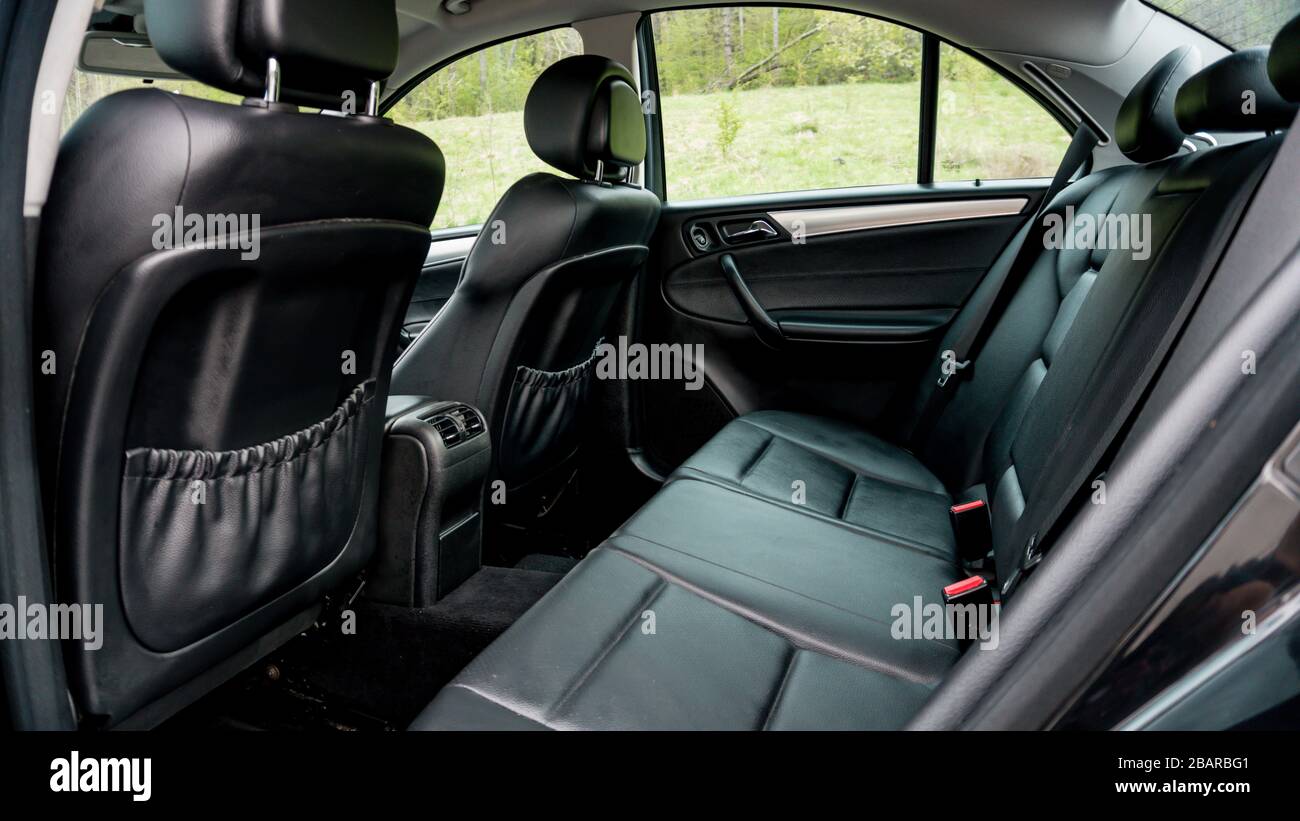 Mercedes Benz C Class Dashboard Stockfotos und -bilder Kaufen - Alamy