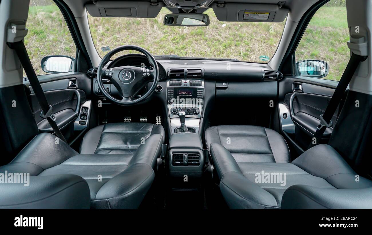 Mercedes Benz C Class Dashboard Stockfotos Und Bilder Kaufen Alamy