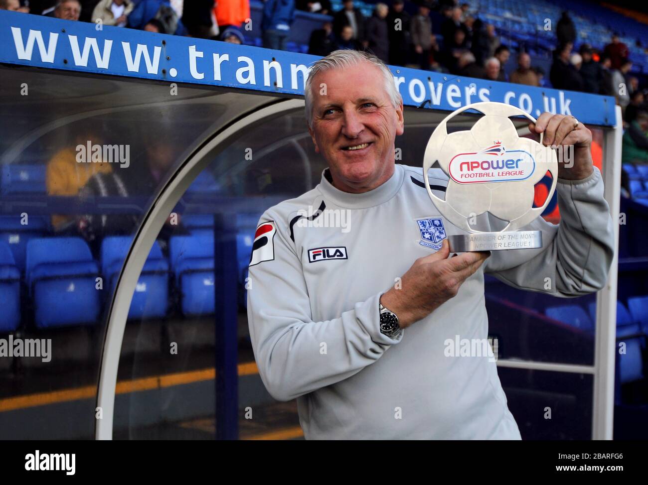 Der Manager von Tranmere Rovers, Ronnie Moore, hat die Auszeichnung "Manager of the Month" für die npower League 1 Stockfoto