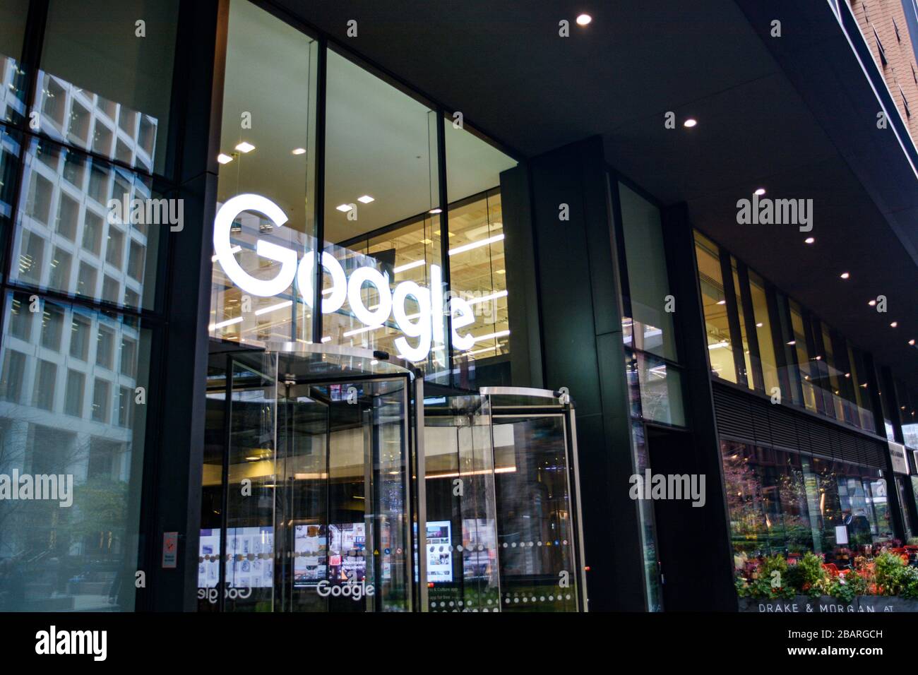 Außenansicht des Google-Hauptquartiers in London in Kings Cross Stockfoto