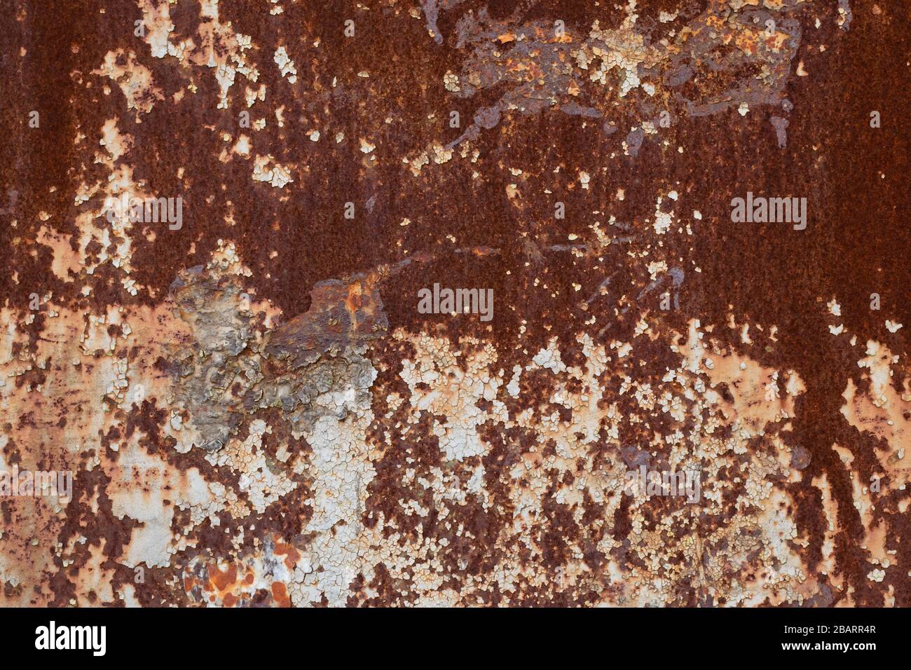 Rostige Metalltextur im abstrakten Stil. Grunge metallischer Hintergrund, tolles Design für jeden Zweck. Verkratzte Blatthintergrund. Leerzeichen. Alte Eisen-Brandung Stockfoto