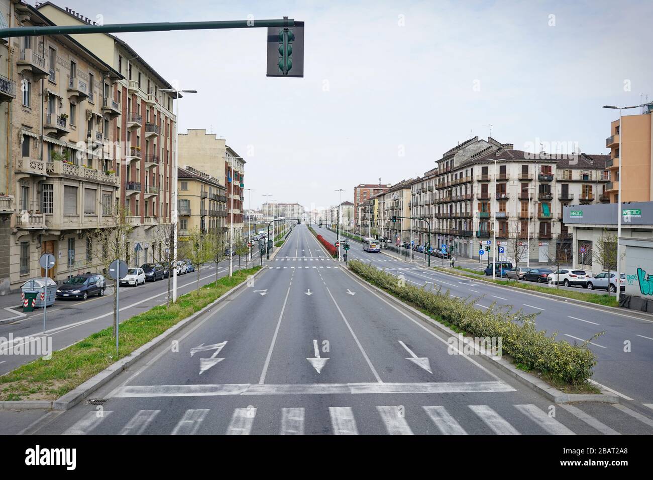 Coronavirus Impact, leere Innenstadtstraße Turin, Italien - März 2020 Stockfoto