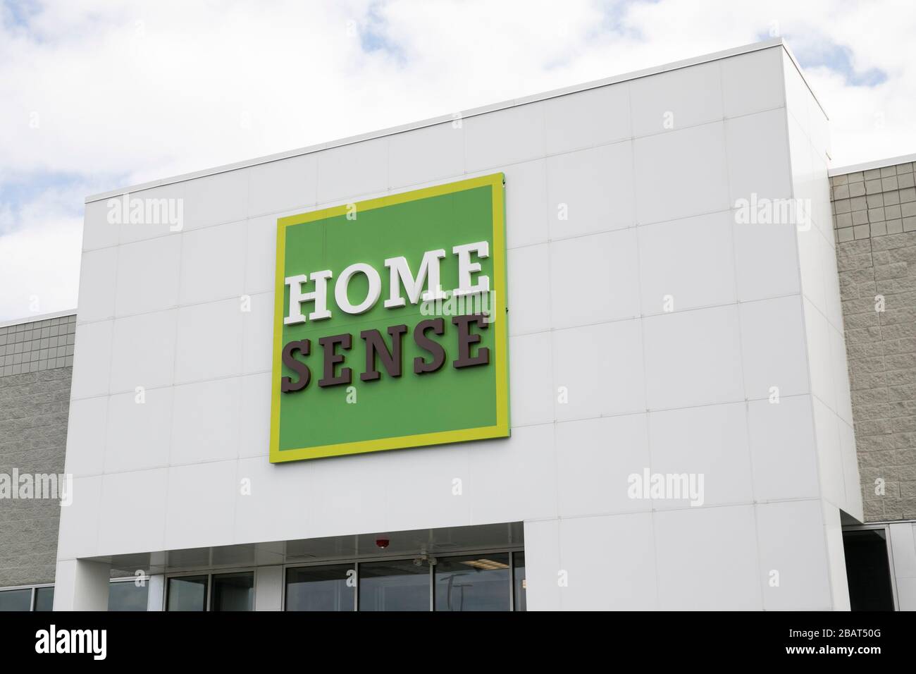 Ein Logo außerhalb eines HomeSense Einzelhandelsstandorts in East Hanover, New Jersey, am 23. März 2020. Stockfoto