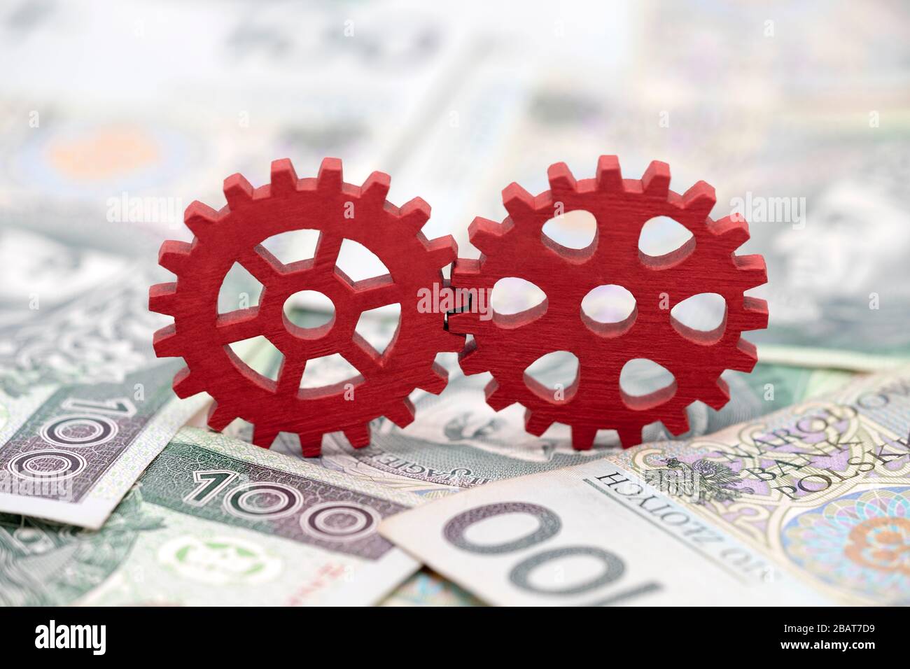 Zwei rote Gänge auf polnischem Geld, Makroschuss Stockfoto