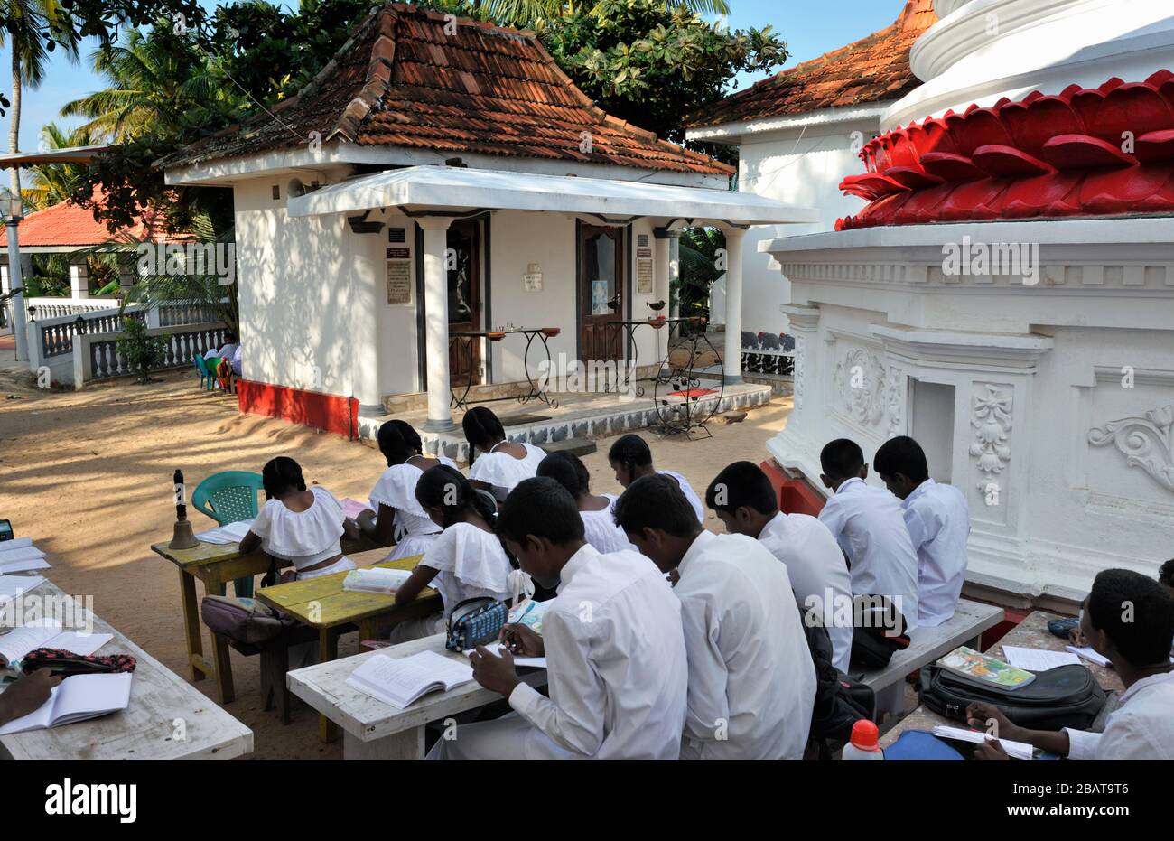 Sri Lanka, Mirissa, Dhammikagiri Viharaya buddhistischer Tempel, sonntagsbuddhismusschule Stockfoto