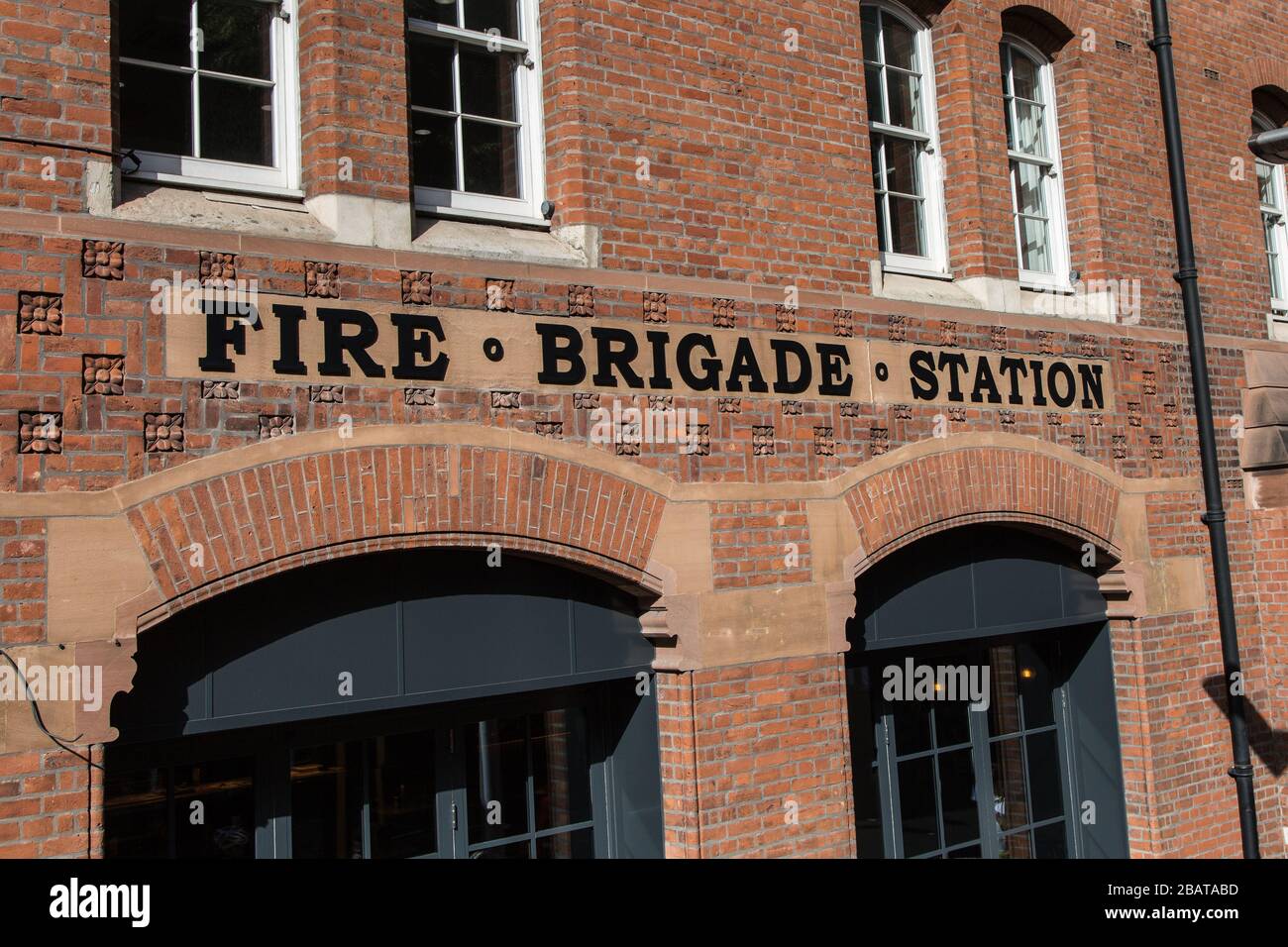 Feuerwehrstation in London: Schild an der Wand. Stockfoto