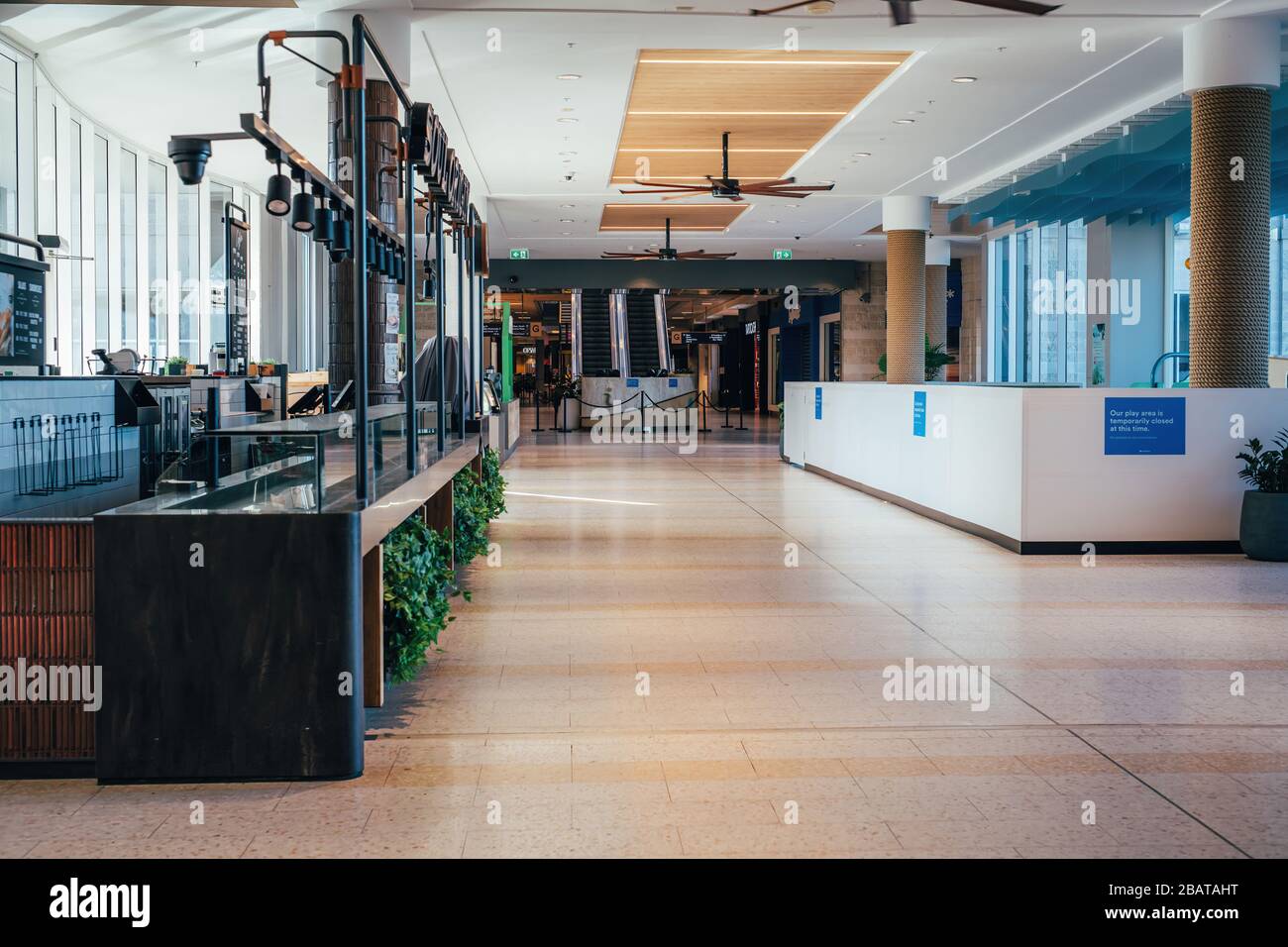 Maroochydore, Australien - 30. März 2020. Leere Hallen in einem Einkaufszentrum während der Quarantäne von Covid-19. Stockfoto