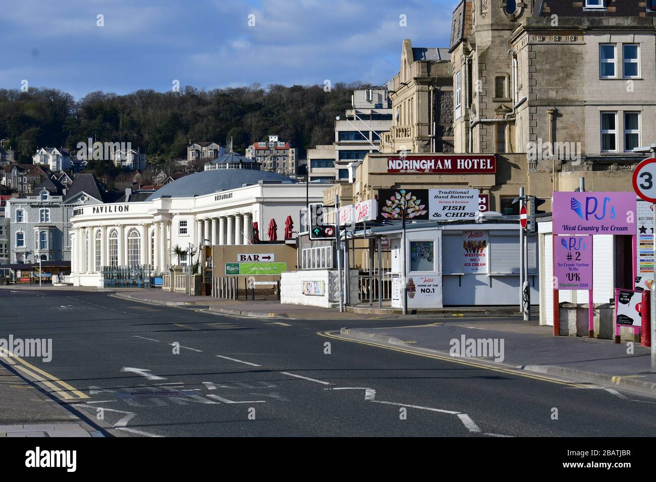 Weston-Super-Stute, North Somerset, Großbritannien. März 2020. UK Covid 19 Virus Lockdown..weltberühmter Weston Super Stute Seafront mit neuen Government Guide Lines Iminent. Bildgutschrift Robert Timoney/Alamy/Live/News Stockfoto