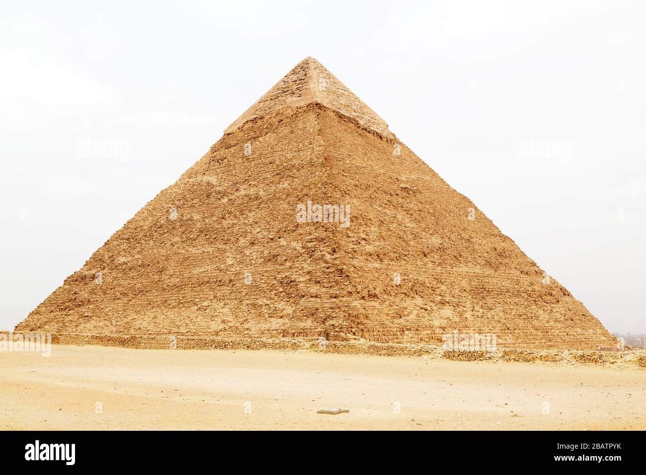 Die Pyramide von Khufu, auch bekannt als die Pyramide von Cheops, auf dem Giza Plateau in Kairo, Ägypten. Stockfoto