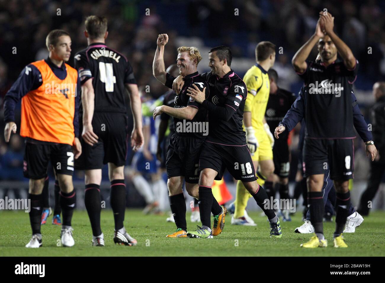 Keith Fahey (Mitte rechts) von Birmingham City feiert nach dem Abpfiff mit dem Matchgewinner Chris Burke (Mitte) Stockfoto