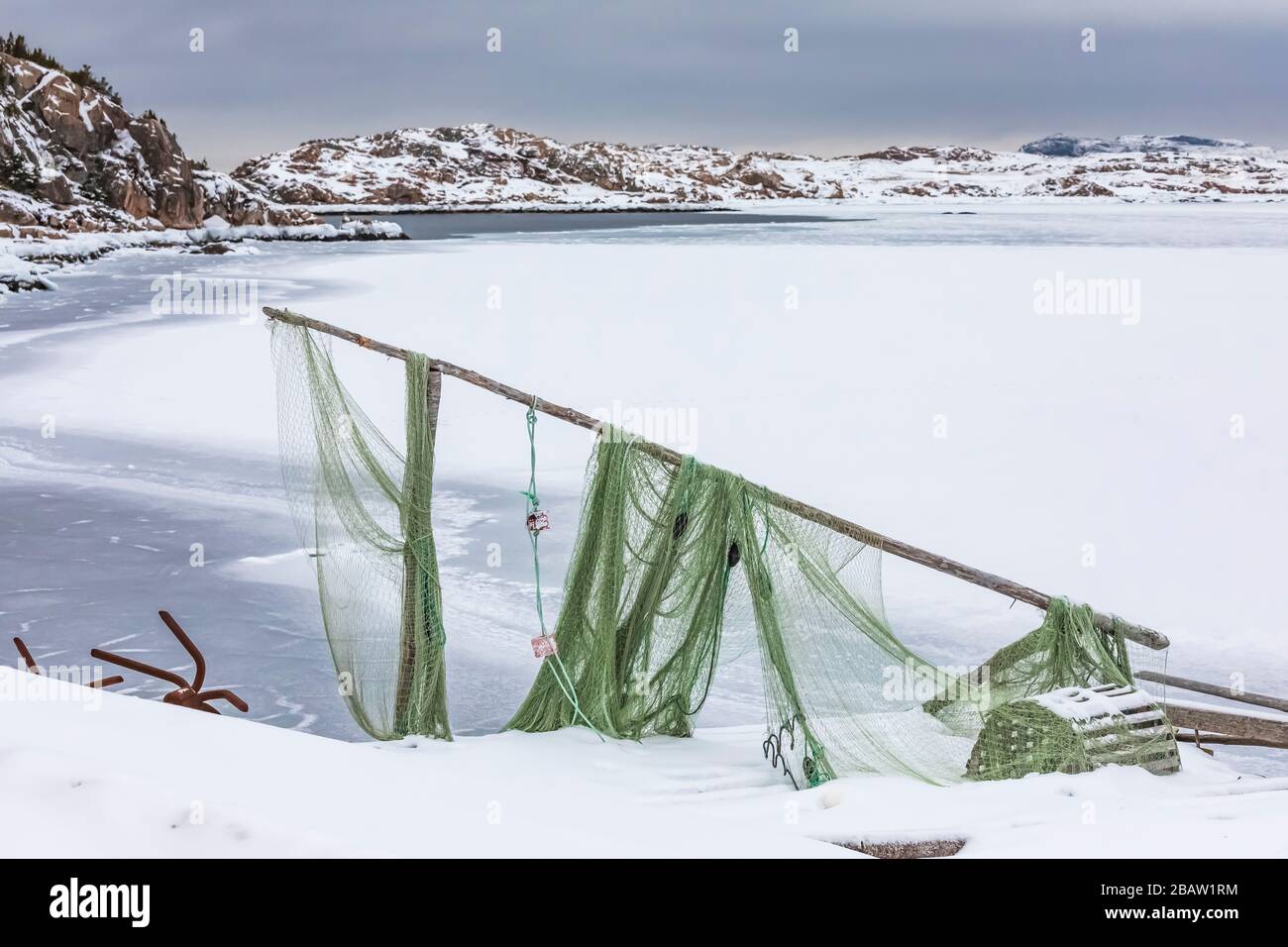 Fischernetze in der Deep Bay auf Fogo Island, Neufundland, Kanada Stockfoto