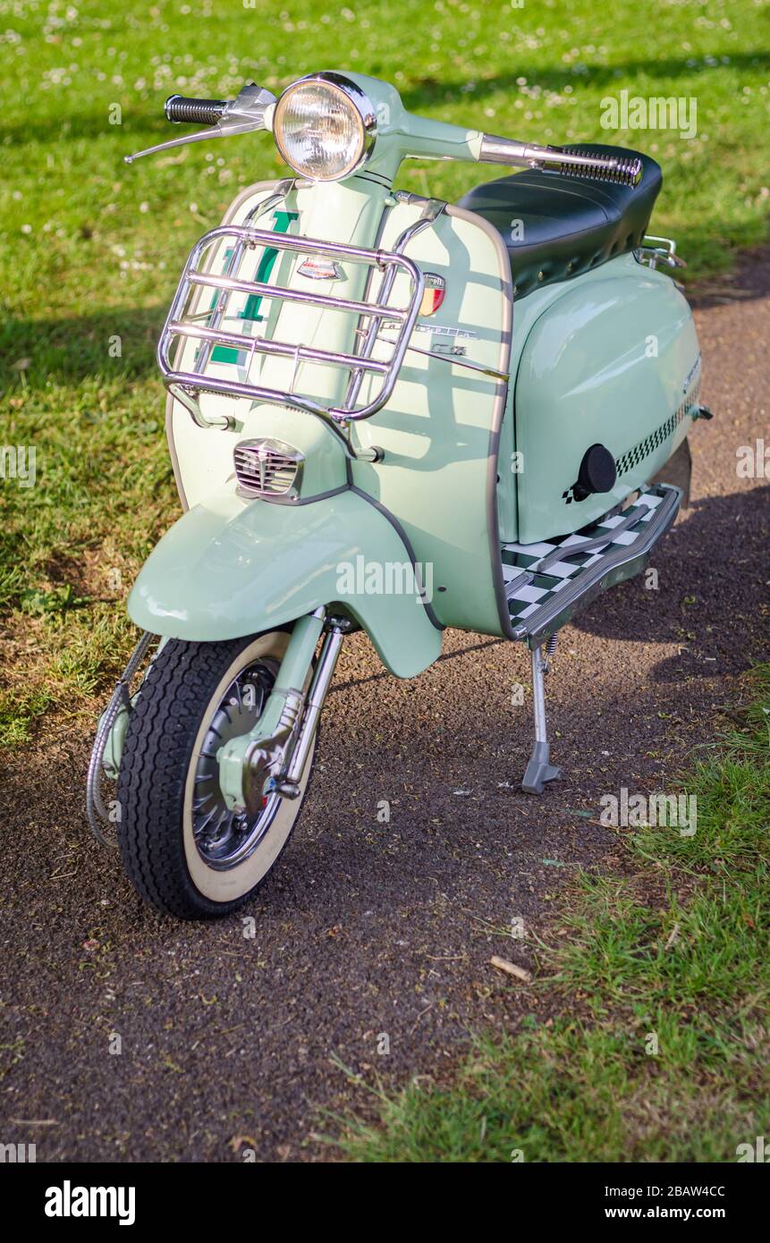 1963 restauriertes Pfefferminzgrün Lambretta 150sli Innocentis Stockfoto