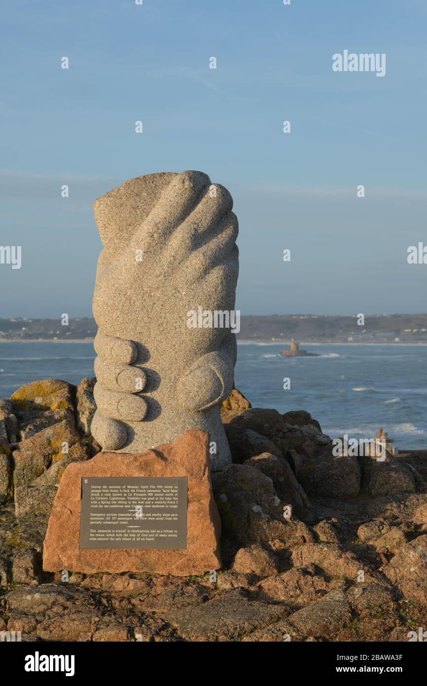 Die St. Malo (Ferry) Accident Memorial Statue, Corbiere, Jersey, Kanalinseln. Stockfoto