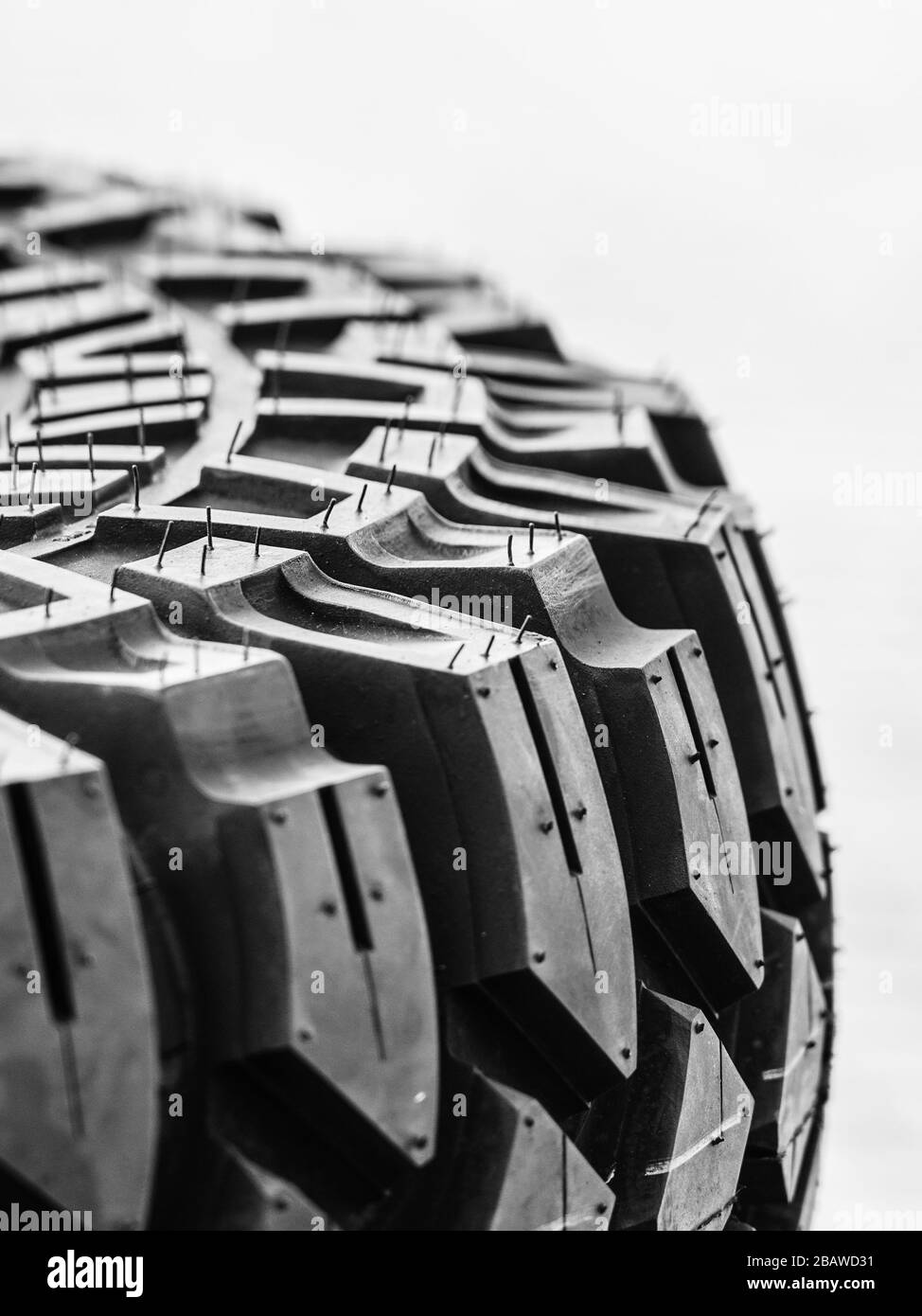 Nahaufnahme der neuen Reifenprofilen aus Schlamm und Gelände Stockfoto