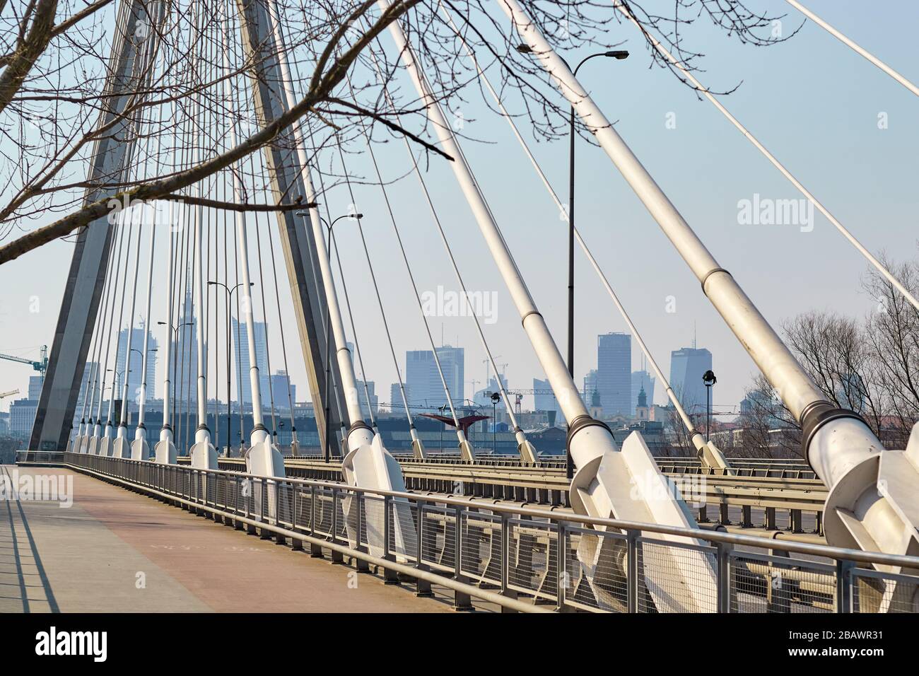 Warschau Landschaft durch Brücke Pylons Stockfoto