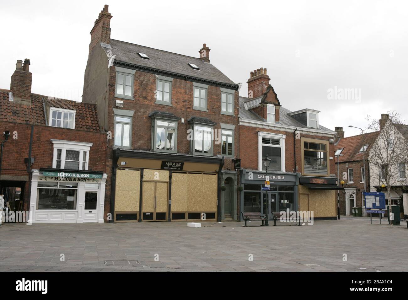 Geschlossen und an Bord von Restaurant Beverley, East Riding of Yorkshire, COVID-19 Coronavirus Pandemic Stockfoto