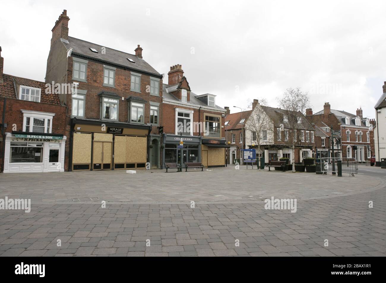 Geschlossen und an Bord von Restaurant Beverley, East Riding of Yorkshire, COVID-19 Coronavirus Pandemic Stockfoto