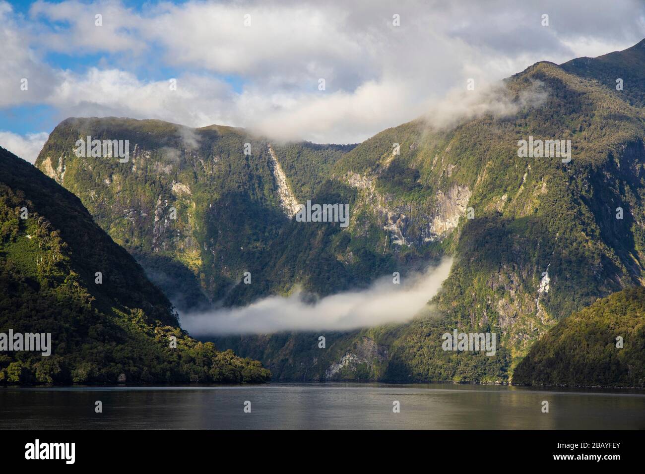 Landschaft auf Doubtful Sound, Fiordland, South Island, Neuseeland. Stockfoto