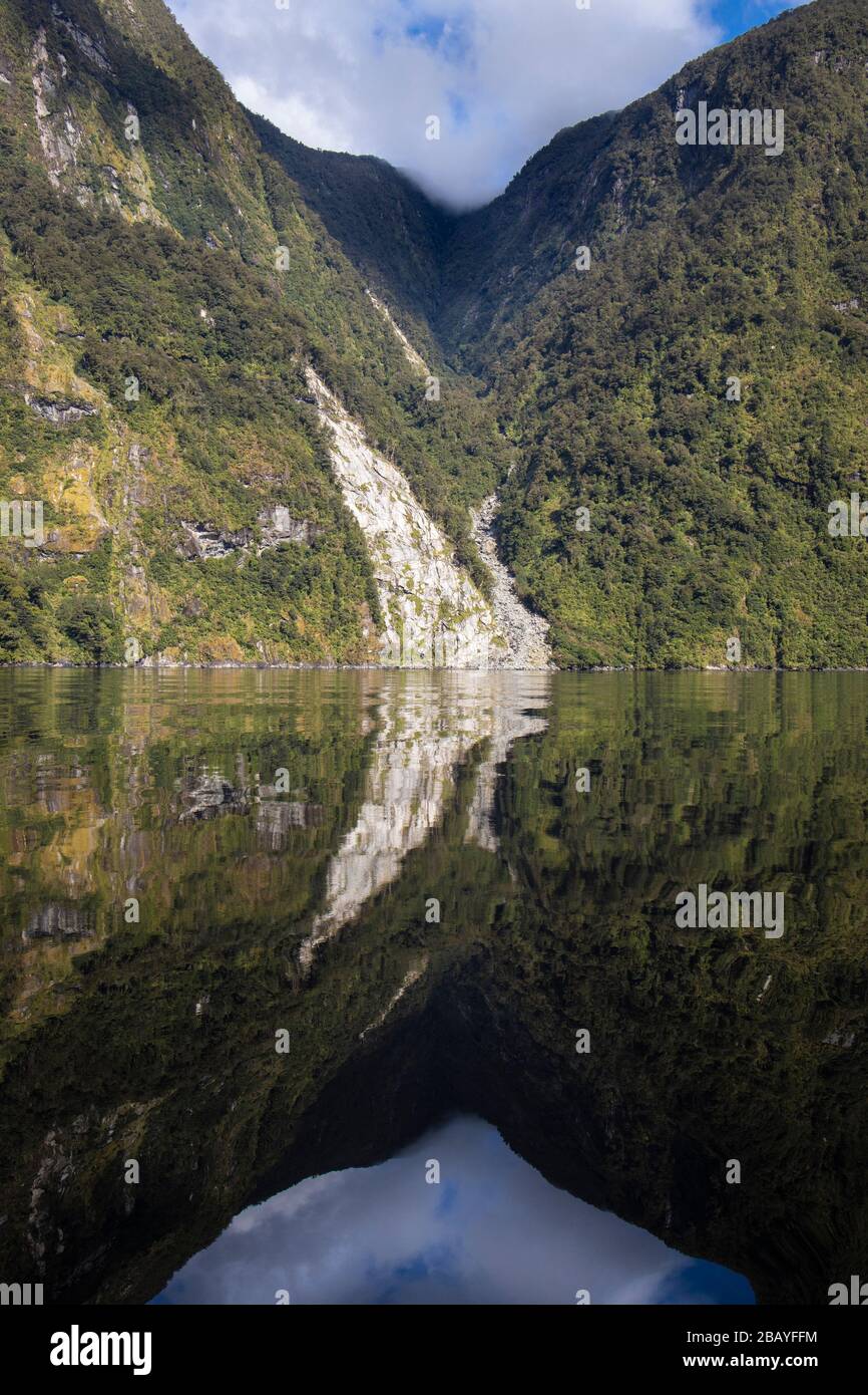 Landschaft auf Doubtful Sound, Fiordland, South Island, Neuseeland. Stockfoto