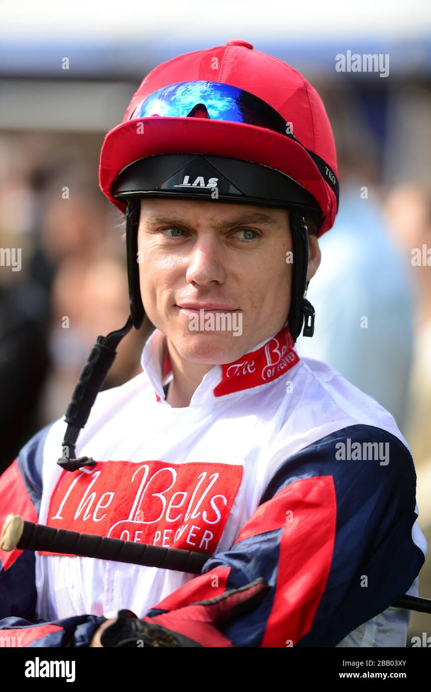 David Henry Dunsdon vor seiner Fahrt auf dem Bells O Peover im Bordeaux Fine Wines Amateur Derby (Gentleman Amateur Riders' Handicap) Stockfoto