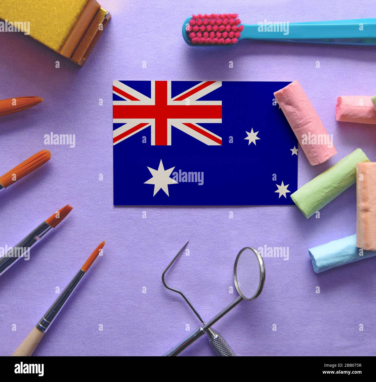 Zahnarztkonzept mit Instrumenten - konzeptionelles Bild des zahnmedizinischen Gesundheitssystems Australiens Stockfoto