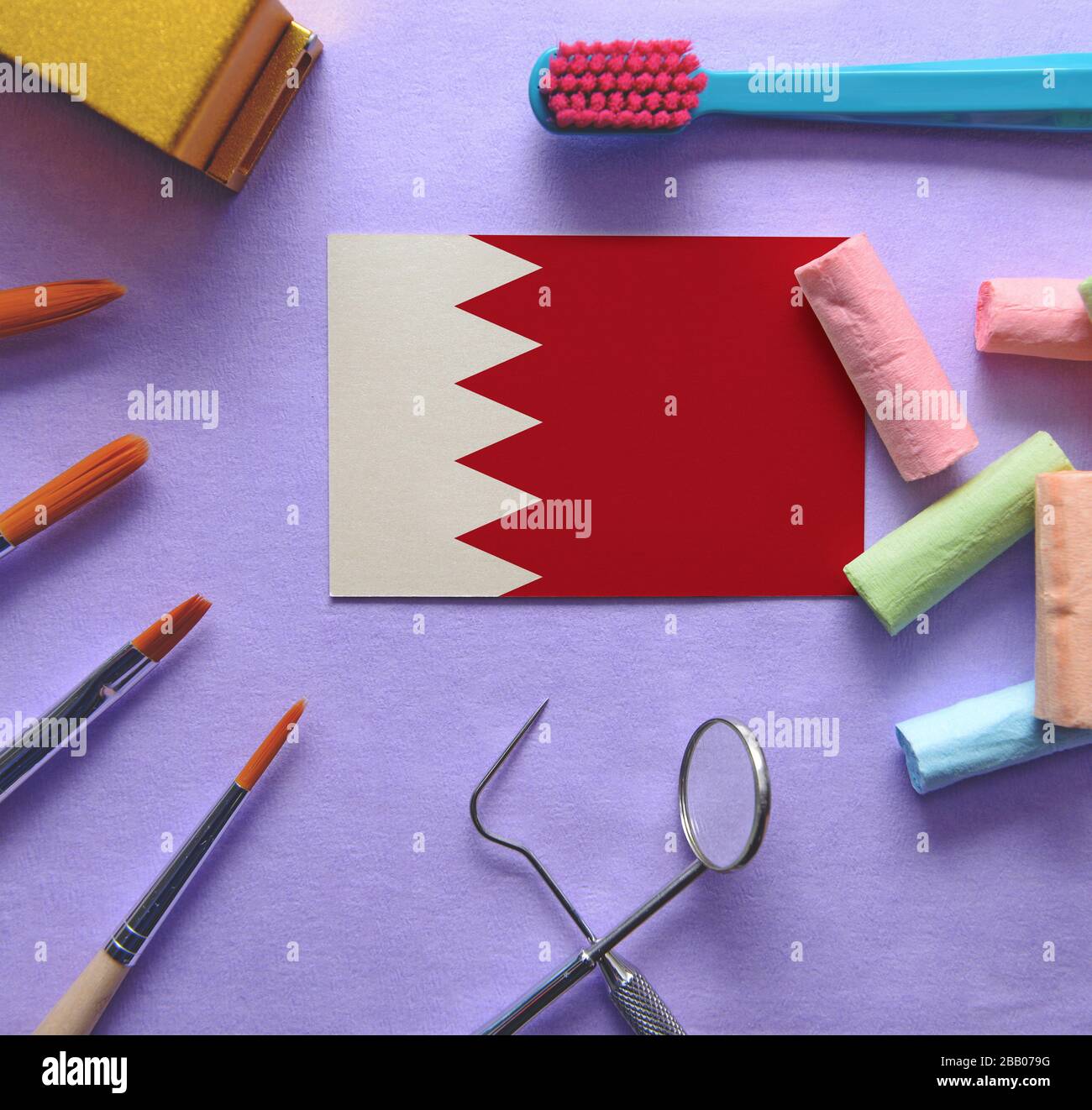 Zahnarztkonzept mit Instrumenten - konzeptionelles Bild des zahnärztlichen Gesundheitssystems von Bahrain Stockfoto
