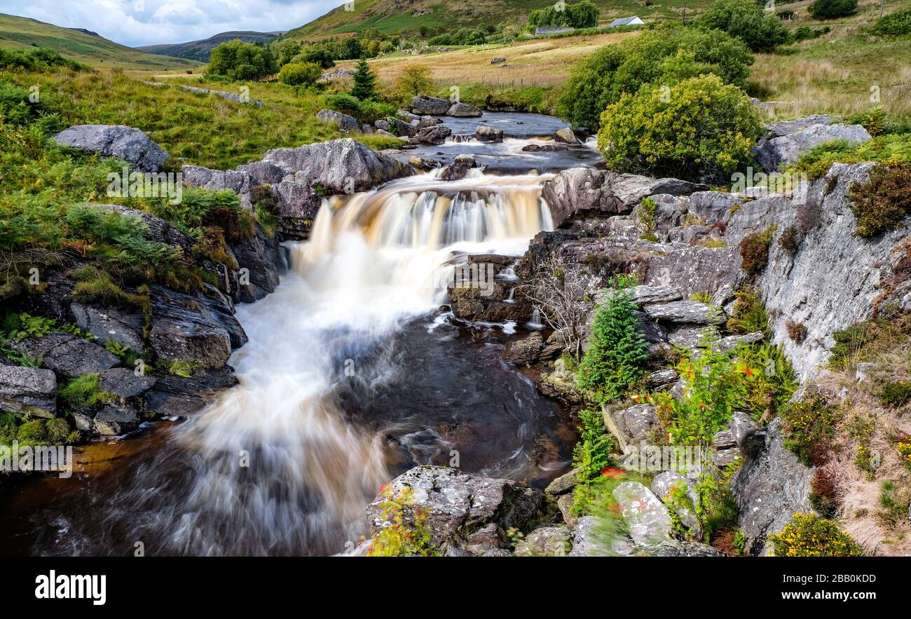 Fällt auf den Fluss Claerwen Stockfoto