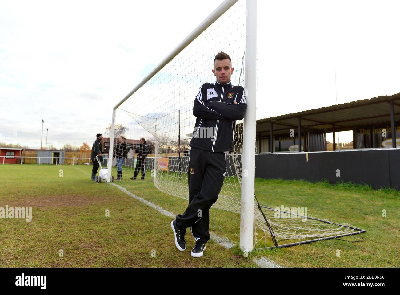 Der ehemalige England-Nationalspieler Lee Hendrie posiert für ein Foto, bevor er sein Debüt für Basford United im NCEL-Liga-Spiel gegen Armthorpe Welfare gab Stockfoto