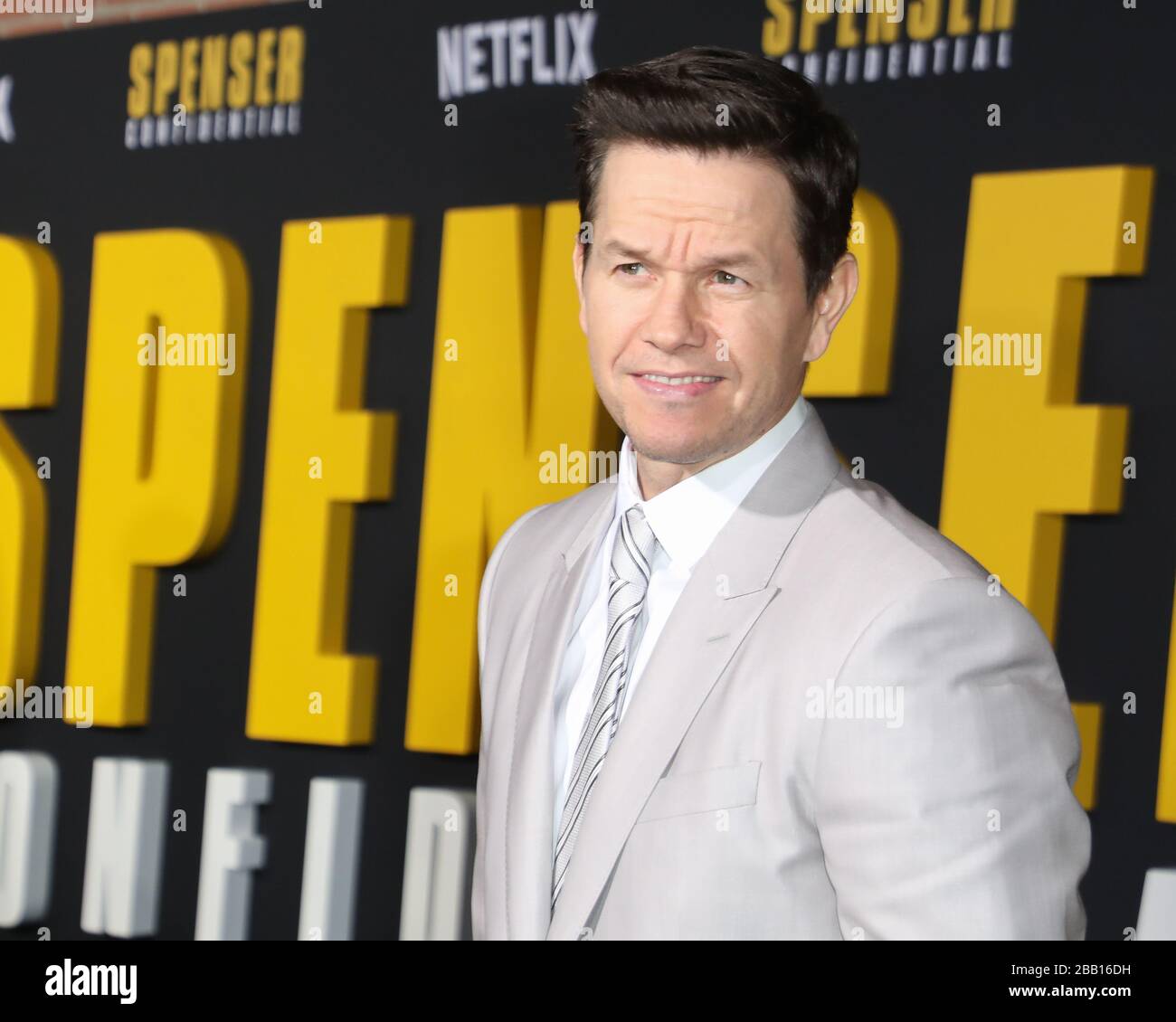 Premiere von Netflix "Spenser Confidential" im Regency Village Theatre in Los Angeles am 27. Februar 2020 mit: Mark Wahlberg Where: Los Angeles, Kalifornien, Vereinigte Staaten When: 27. Februar 2020 Credit: Sheri Determan/WENN.com Stockfoto