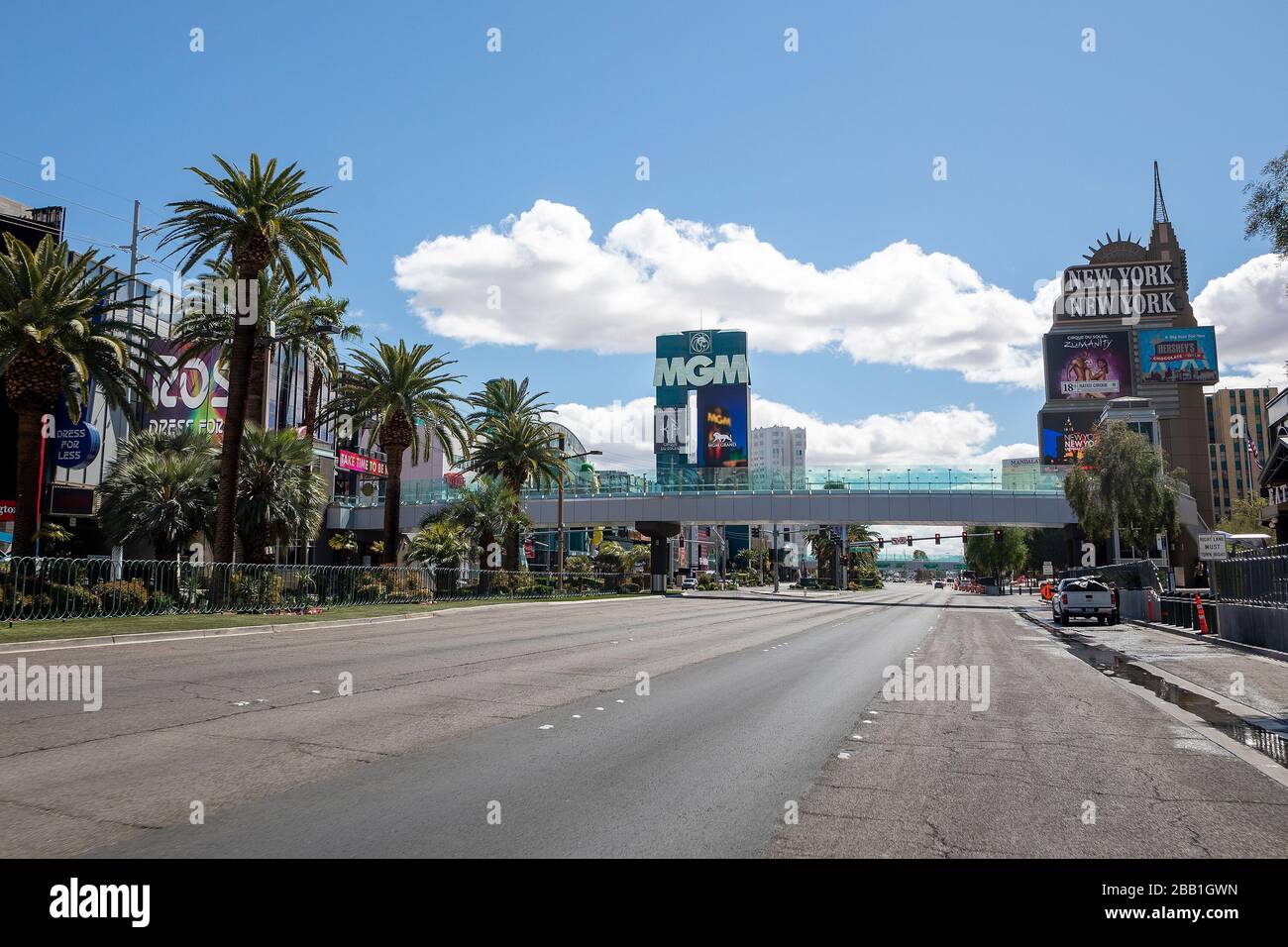 Allgemeiner Blick auf einen leeren Las Vegas Boulevard inmitten der globalen Coronavirus COVID-19-Pandemie, Montag, 23. März 2020, in Las Vegas. (Foto von IOS/Espa-Images) Stockfoto
