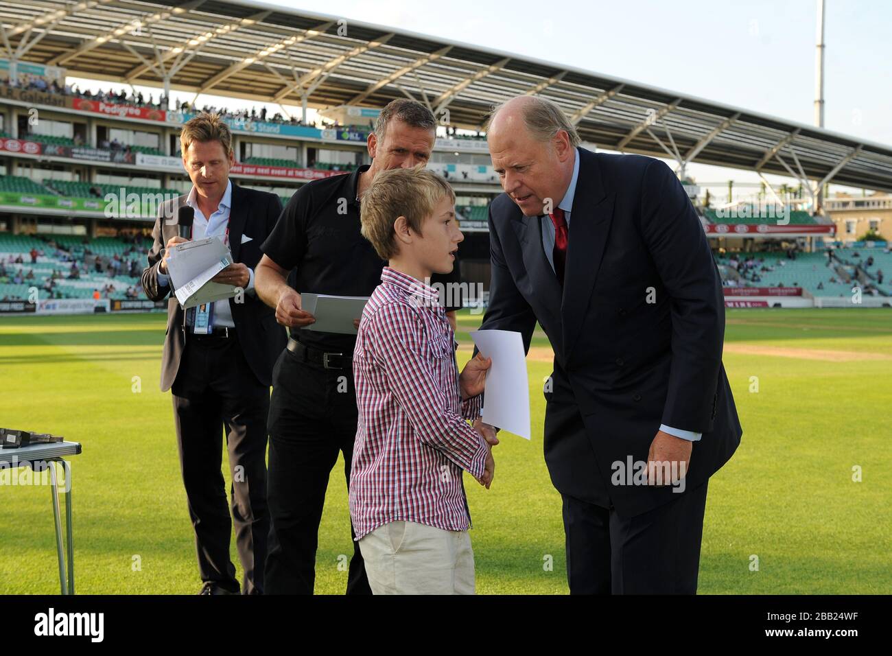 Alec Stewart präsentiert die Auszeichnungen des Pinsent Masons Scholarship während des Intervalls Stockfoto