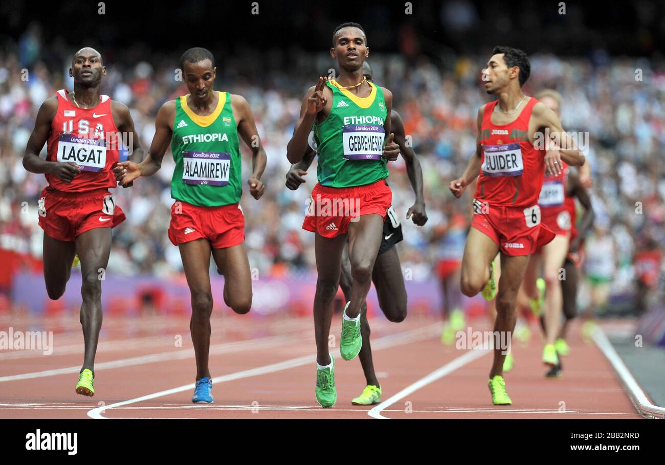Äthiopiens Dejen Gebremeskel gewinnt am 12. Tag der Olympischen Spiele 2012 in London im Olympiastadion seine Hitze über 5000 m der Männer. Stockfoto