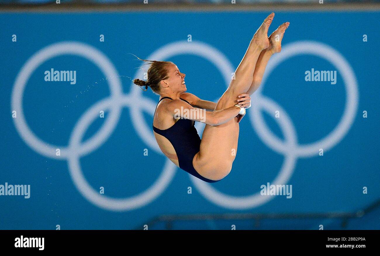 Brittany Viola der USA während der 10-m-Plattform der Frauen im Aquatics Center im Olympiapark am 12. Tag der Olympischen Spiele 2012 in London. Stockfoto