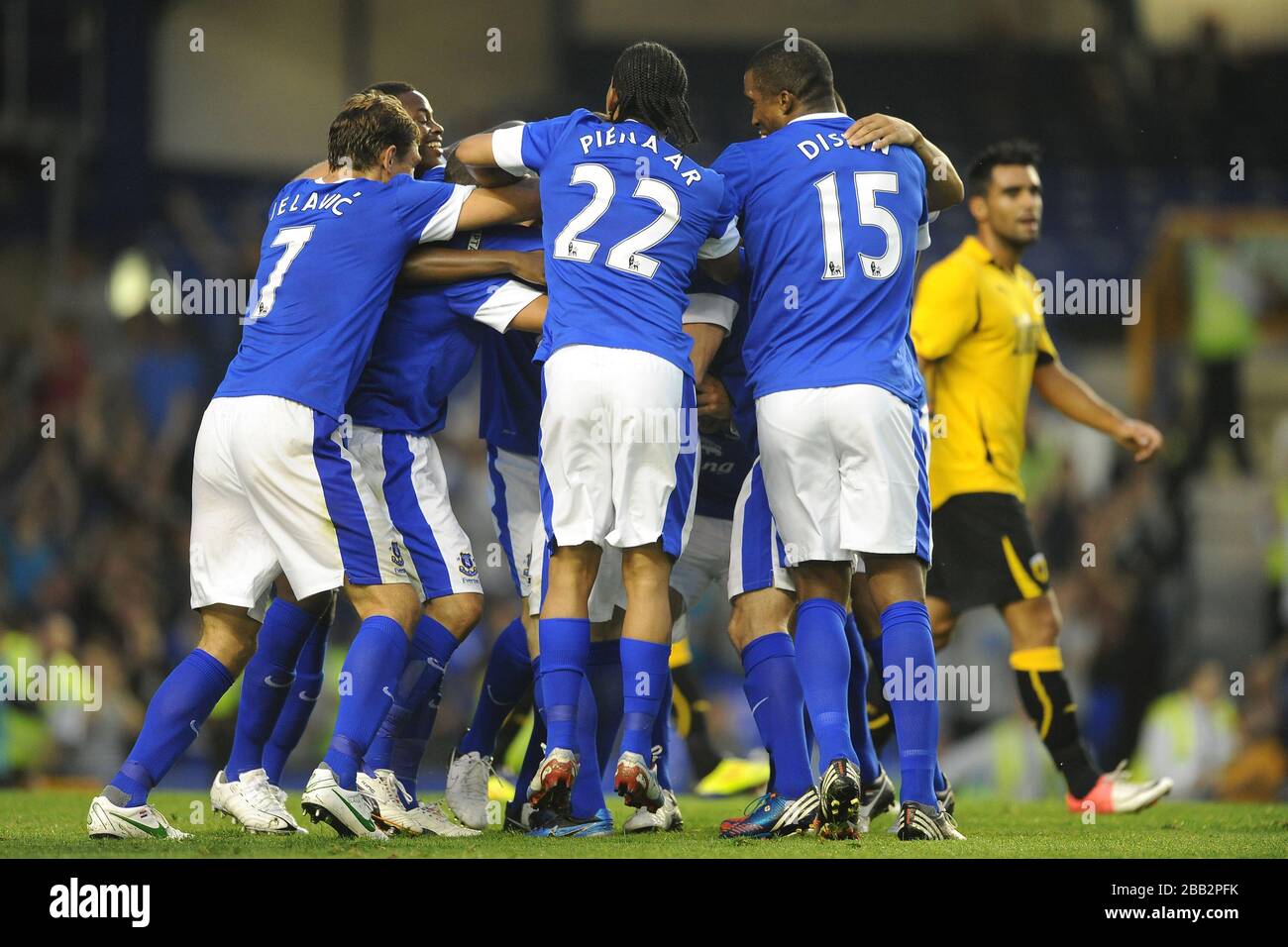 Evertons Tony Hibbert wird von Teamkollegen gemobbt, nachdem er punktegleich war Stockfoto