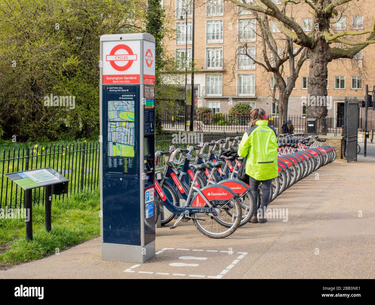 TFL-Fahrradständer in Kensington Gardens, London Stockfoto