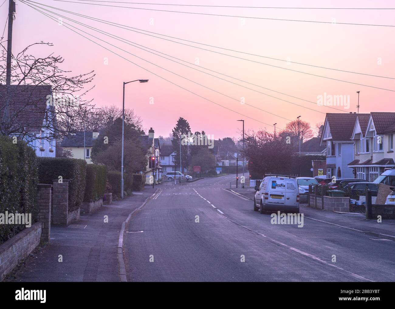 Sonnenaufgang am frühen Morgen, Berkley Road, Frome, Somerset. Stockfoto