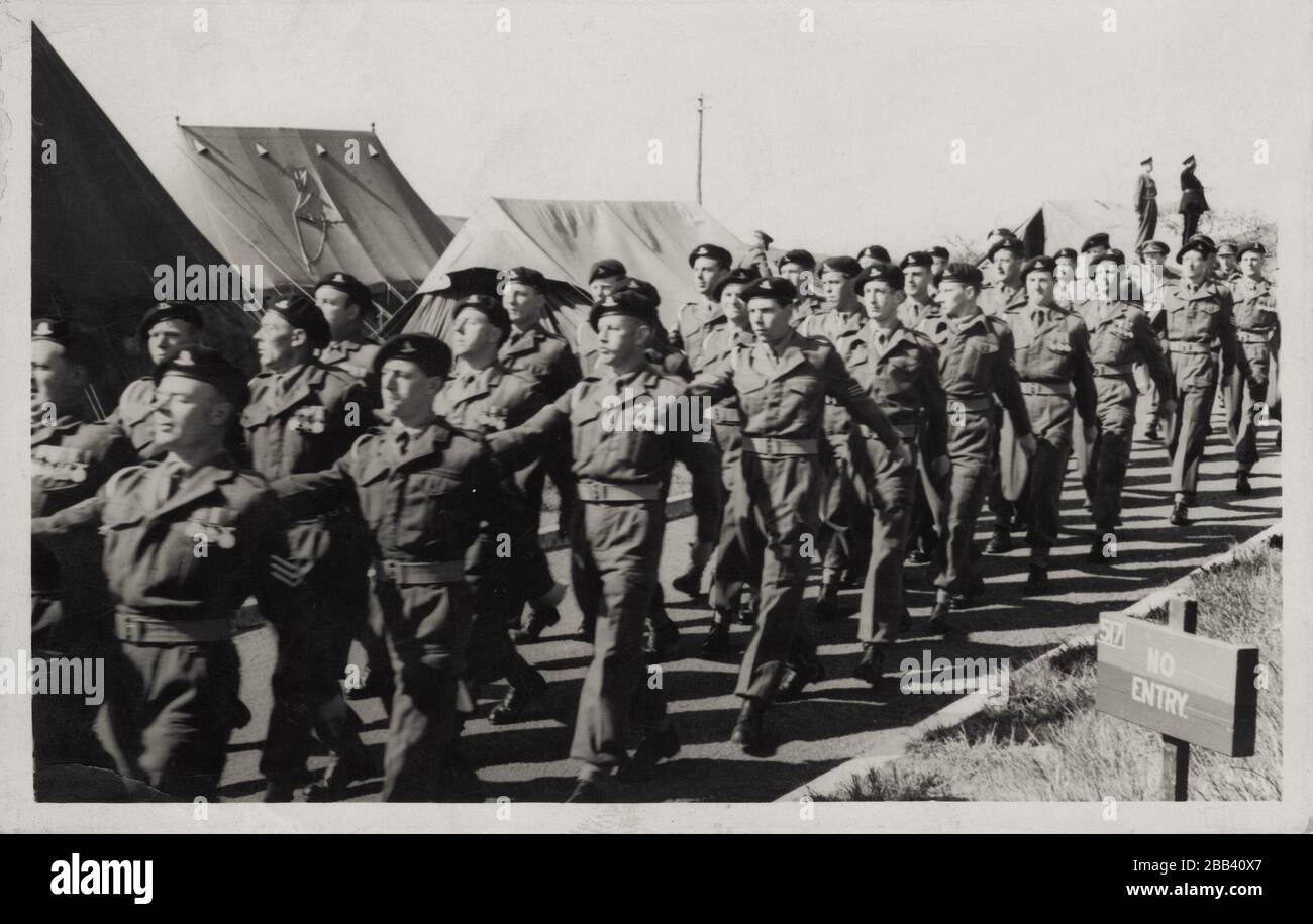 Soldaten der Territorialen Armee im Jahreslager der 1960er Jahre Stockfoto