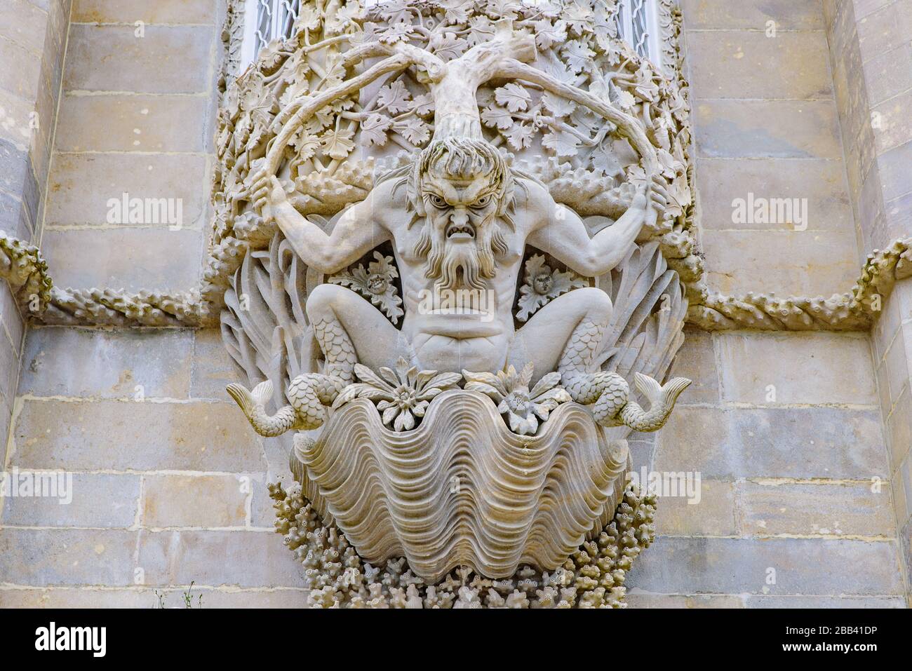 Dekoration auf dem Pena Palace, einem Schloss der Romantiker in Sintra, Portugal Stockfoto